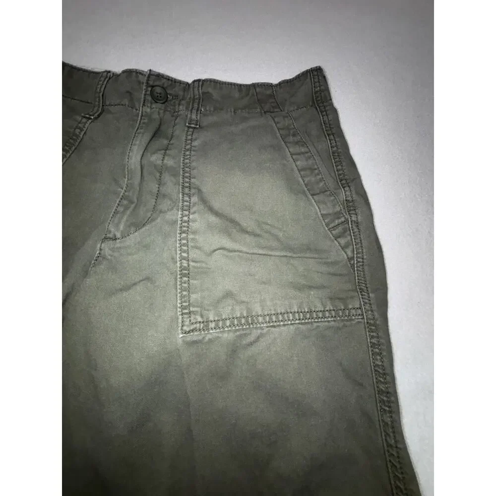 Old Navy Shorts Women’s Green Size 31 Lived-In Straight Utility Cotton